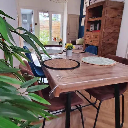 Le Chateau D'eau - Quartier Calme - Proche Commerce - - - Eurotunnel - Ferry Apartman Calais