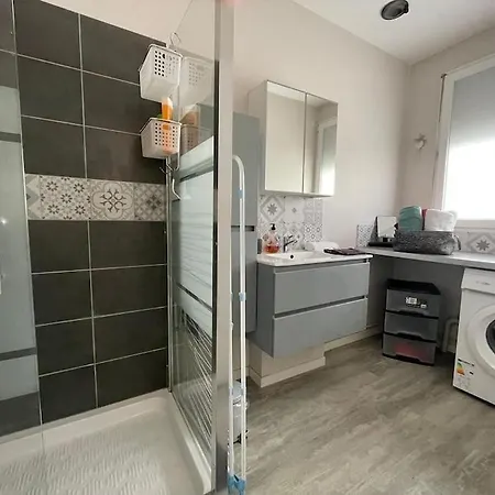 Le Chateau D'eau - Quartier Calme - Proche Commerce - - - Eurotunnel - Ferry * Calais